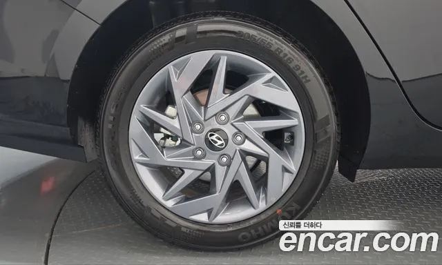 Hyundai Avante — Фото автомобиля 5