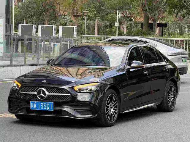 Фотография автомобиля — Mercedes-Benz C-Class