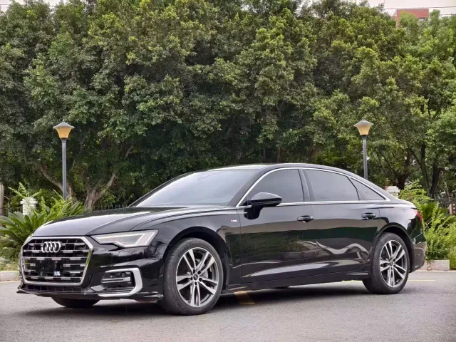 Фотография автомобиля — Audi A6L