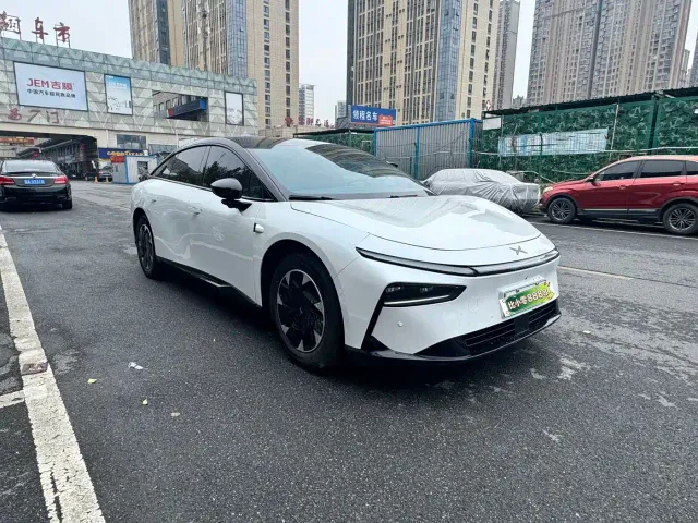 Xpeng P7+ — Фото автомобиля 3