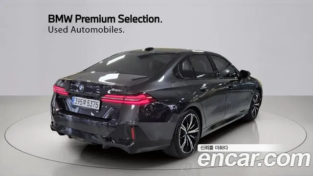 BMW 5 Series — Фото автомобиля 2