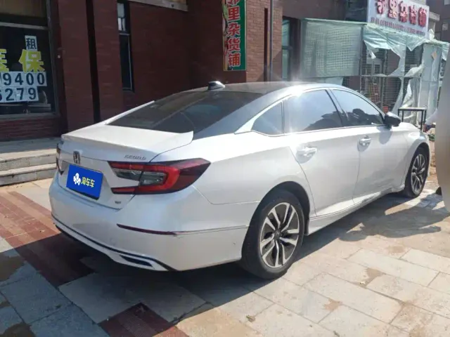 Honda Accord — Фото автомобиля 3
