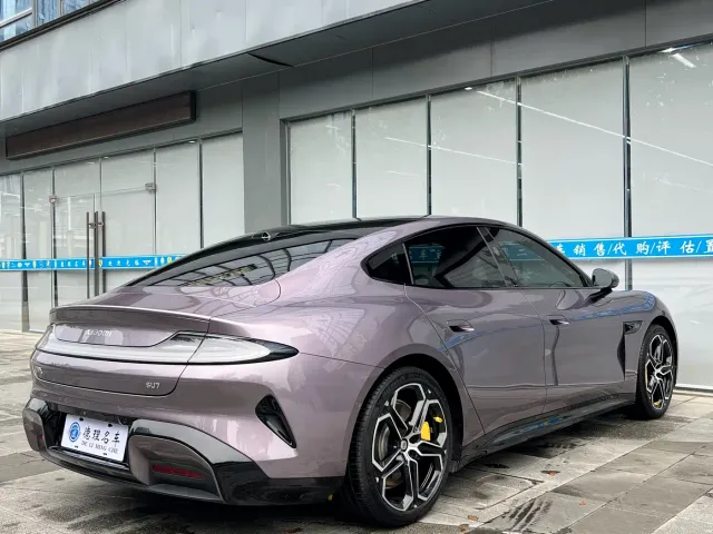 Xiaomi SU7 — Фото автомобиля 12