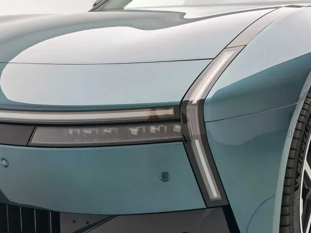 Xpeng P7 — Фото автомобиля 9