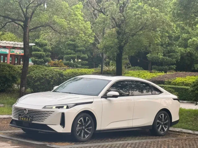 Фотография автомобиля — Changan Lamore