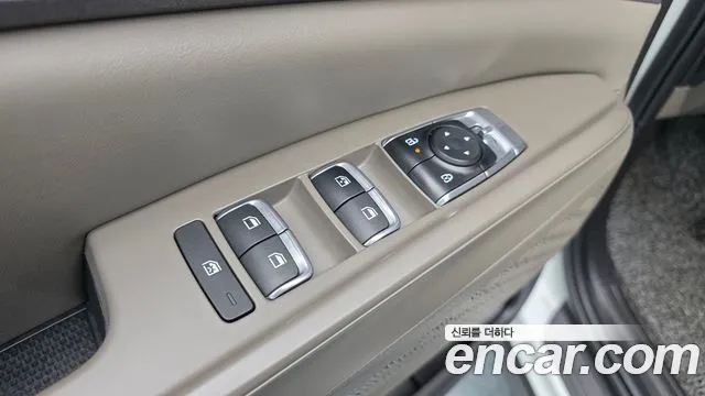 Kia Carnival Generation 4 — Фото автомобиля 12