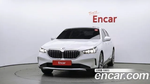 BMW 5 Series G60 — Фото автомобиля 3