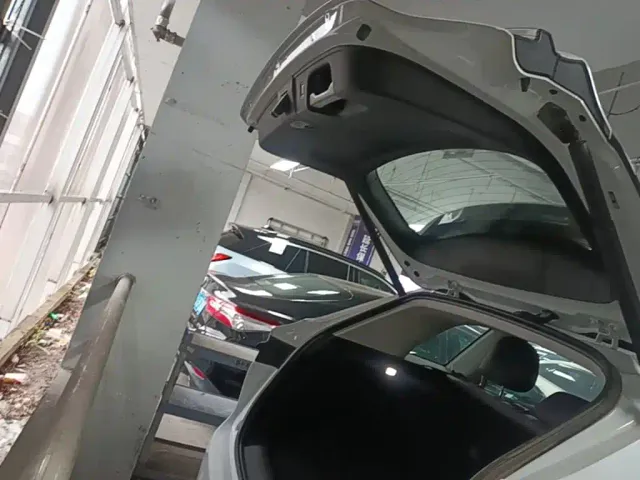 Leapmotor C10 — Фото автомобиля 18