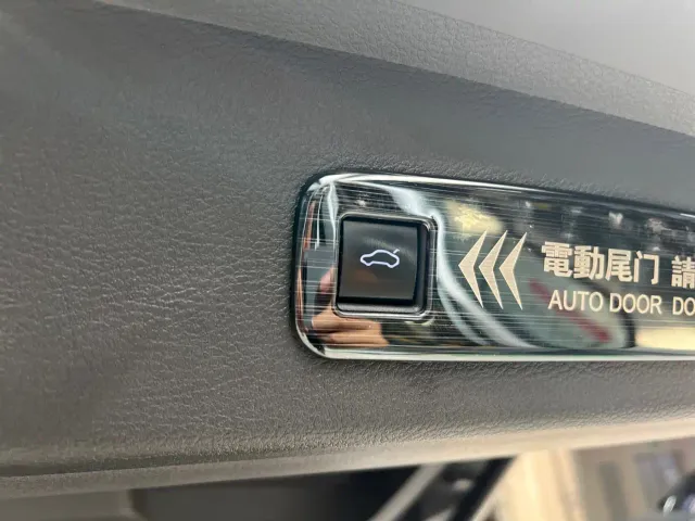 Toyota Sienna — Фото автомобиля 13