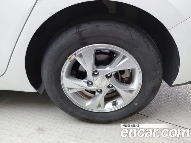 Hyundai AVANTE Avante (CN7) 1.6 LPi (Для проката) — Фото автомобиля 21