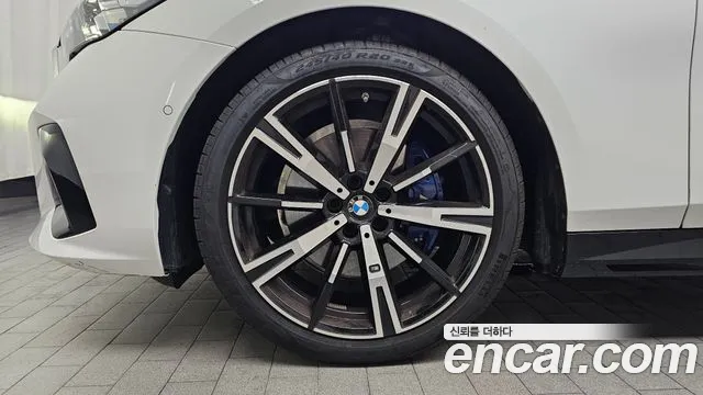 BMW 5-Series 5 серия (G60) 530i xDrive M Sport — Фото автомобиля 3