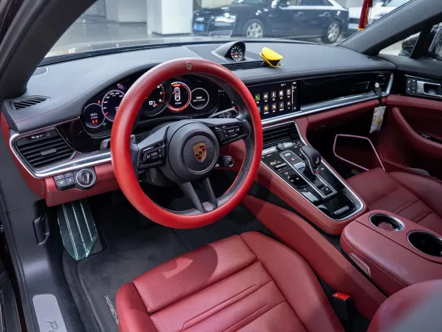 Porsche Panamera — Фото автомобиля 8
