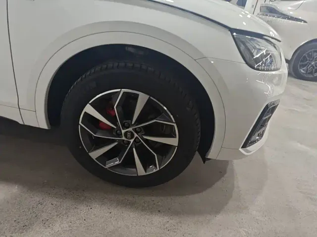 Audi Q5L — Фото автомобиля 11