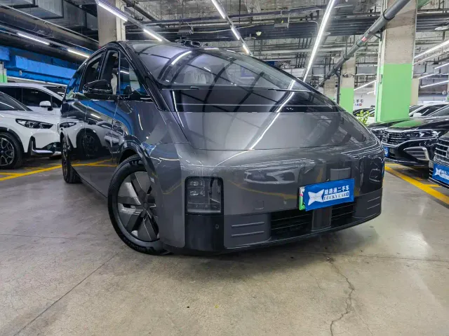Li Auto MEGA — Фото автомобиля 3