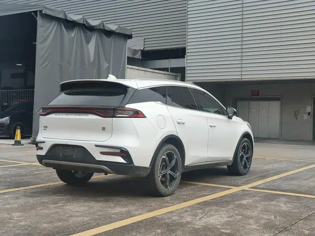 BYD Tang — Фото автомобиля 5