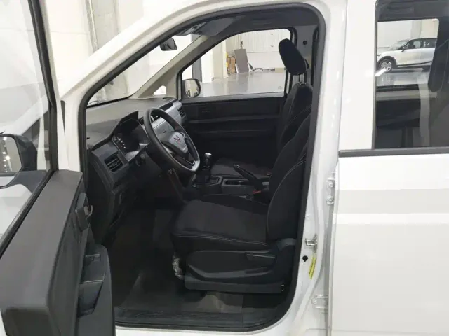 Wuling Hongguang Plus — Фото автомобиля 10