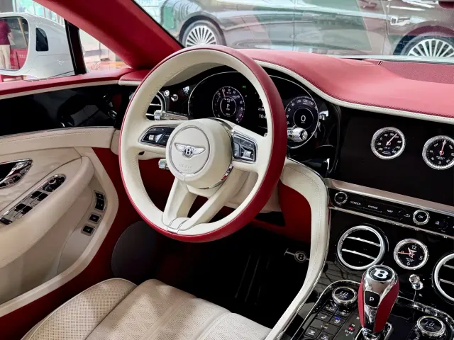 Bentley Continental Plug-in Hybrid — Фото автомобиля 25