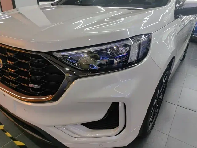 Ford Edge — Фото автомобиля 23