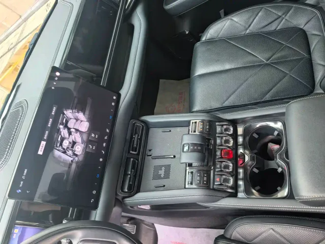 BYD FangChengBao Leopard 5 — Фото автомобиля 10