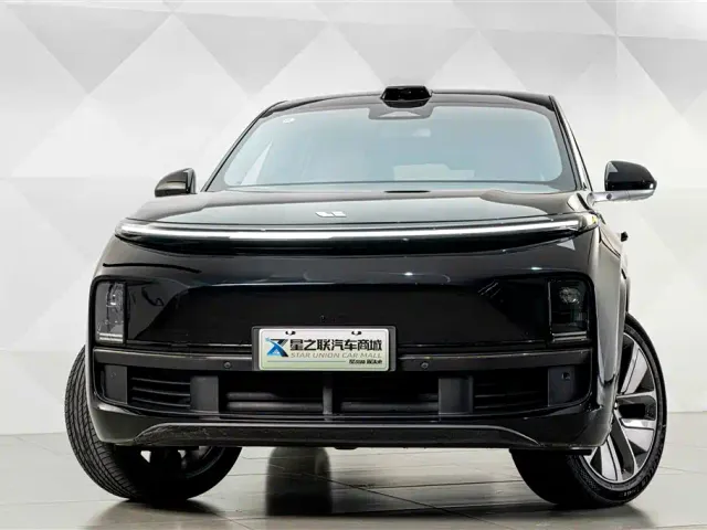 Li Auto L8 — Фото автомобиля 4