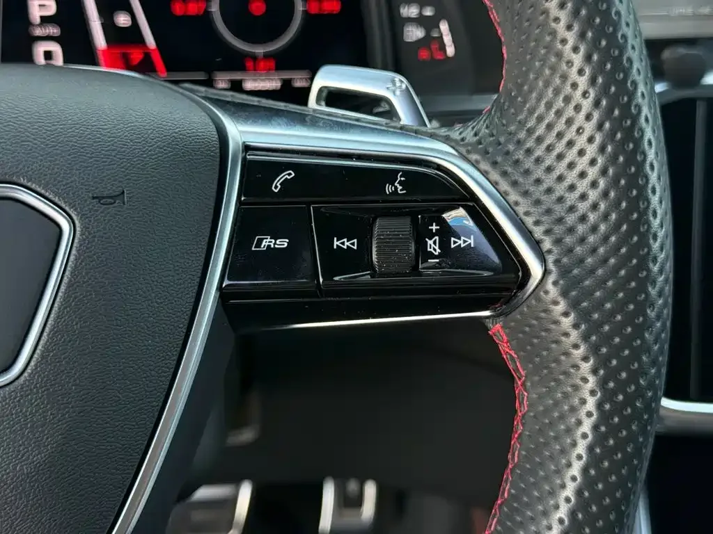 Audi Audi RS 6 2022 RS 6 4.0T Avant — Фото автомобиля 17