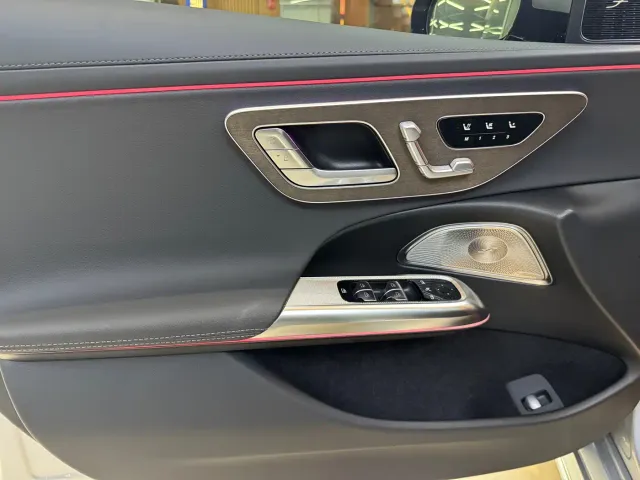 Mercedes-Benz E-Class — Фото автомобиля 10