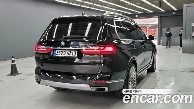 BMW X7 — Фото автомобиля 2