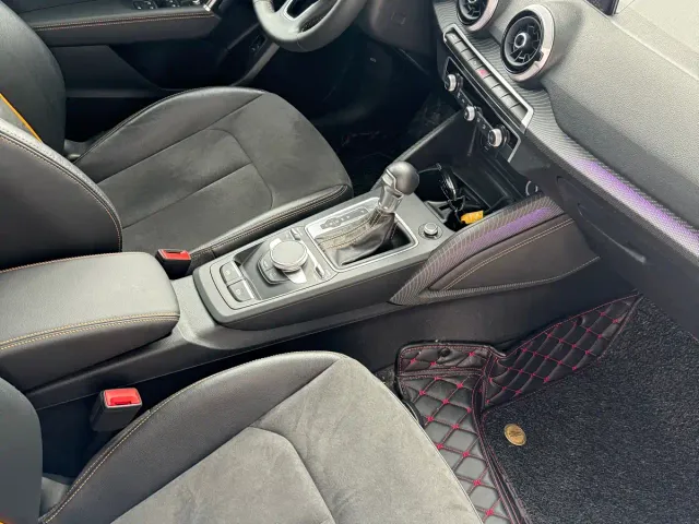 Audi Q2L e-tron — Фото автомобиля 8