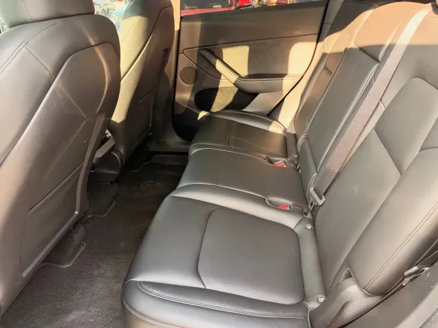 Tesla Model Y — Фото автомобиля 8
