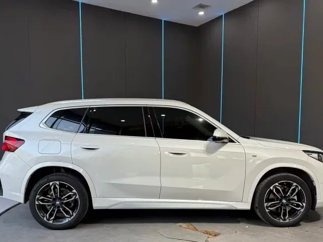 BMW X1 — Фото автомобиля 4