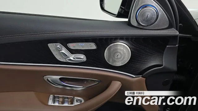Mercedes-Benz E-Class — Фото автомобиля 18