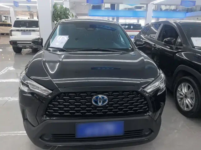 Toyota Corolla Cross — Фото автомобиля 2