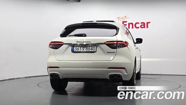 Maserati Levante — Фото автомобиля 4