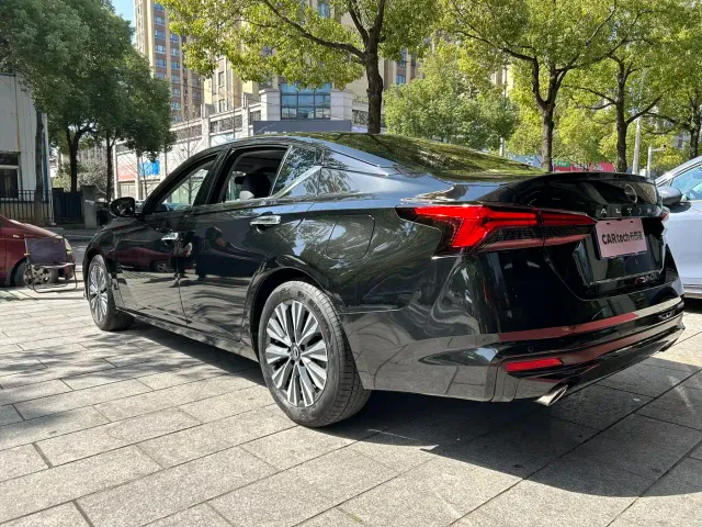 Nissan Teana — Фото автомобиля 13