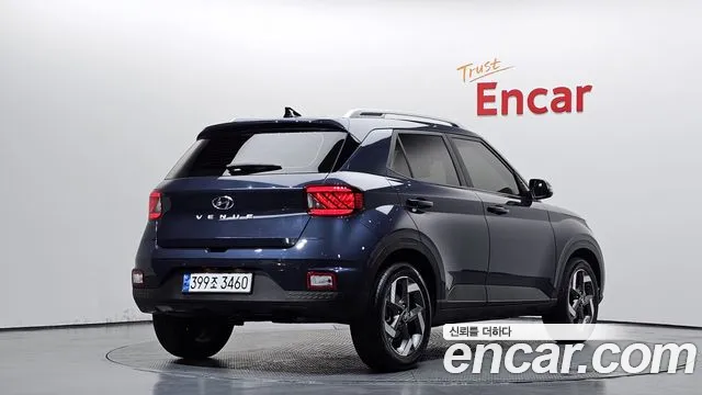 Hyundai Venue — Фото автомобиля 2