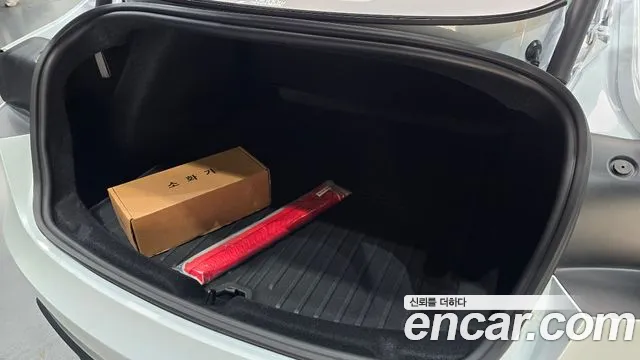 Tesla Model 3 — Фото автомобиля 26
