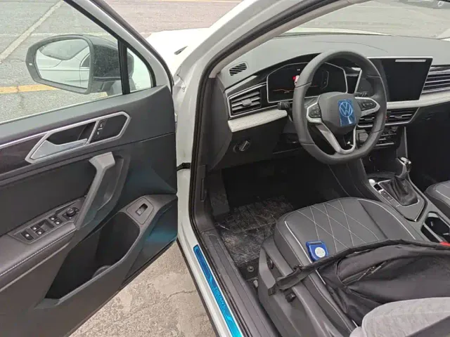 Volkswagen Tiguan L — Фото автомобиля 15