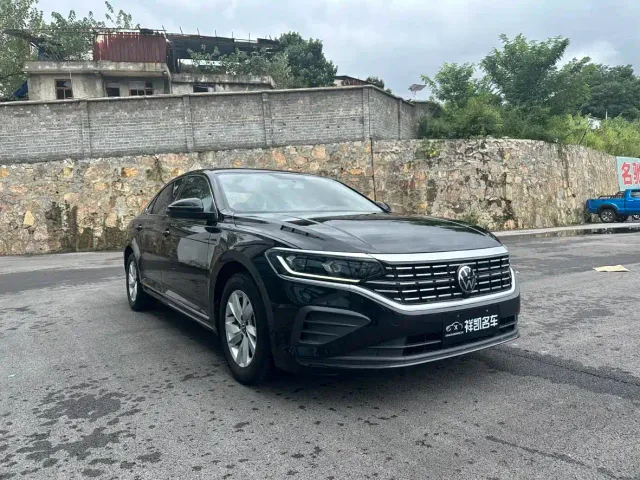 Volkswagen Passat — Фото автомобиля 3