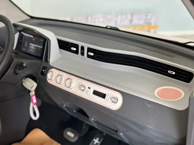 Wuling Hongguang Mini EV — Фото автомобиля 12
