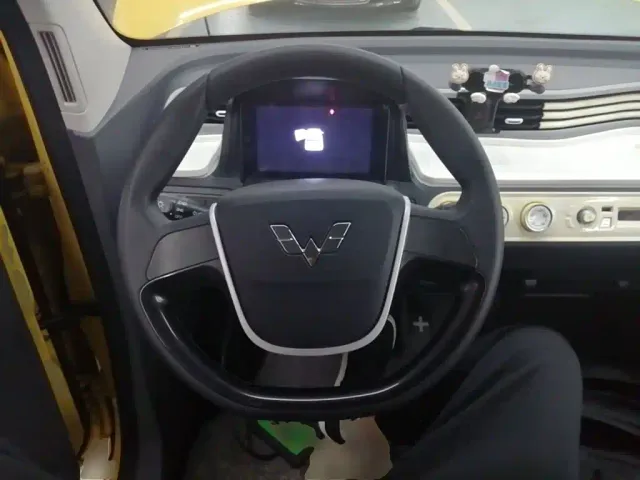 Wuling Hongguang Mini EV — Фото автомобиля 10