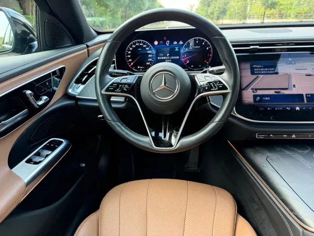 Mercedes-Benz E-Class — Фото автомобиля 13