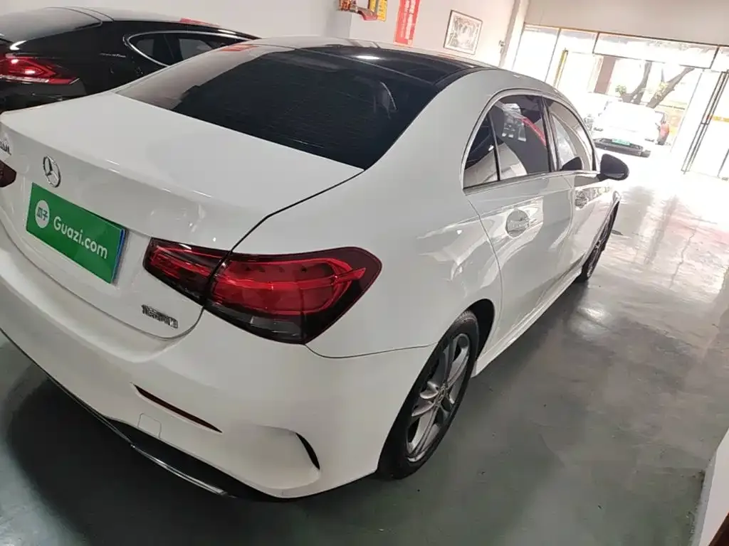 Mercedes-Benz Mercedes-Benz A-Class 2022 Facelift A 180 L Sport Sedan — Фото автомобиля 6