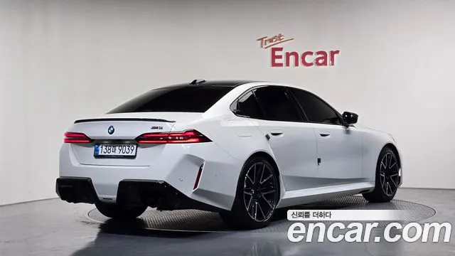 BMW M5 G90 — Фото автомобиля 2