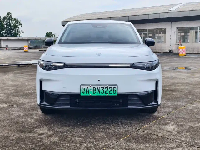 Leapmotor C10 — Фото автомобиля 3