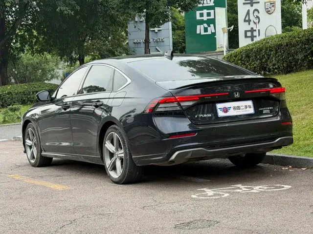 Honda Accord — Фото автомобиля 4