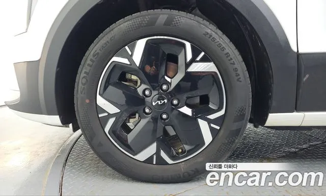 Kia Niro — Фото автомобиля 5