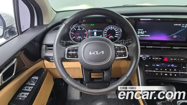 Kia Carnival Generation 4 — Фото автомобиля 13