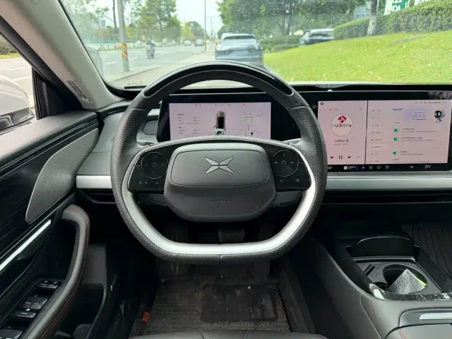 Xpeng P7 — Фото автомобиля 14