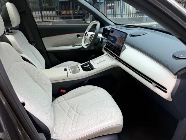 Geely Galaxy Starship 7 EM-i — Фото автомобиля 11