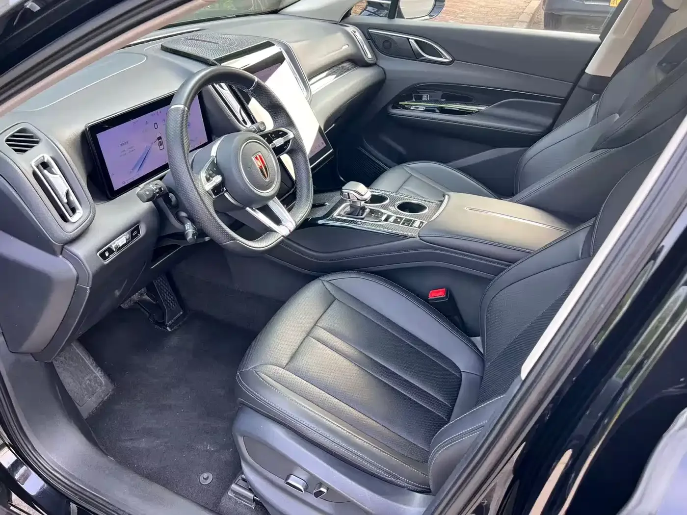 Hongqi Hongqi HS3 PHEV 2024 PHEV 115km Power Edition — Фото автомобиля 16